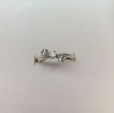 ANELLO DA DONNA TRILOGY IN ARGENTO 925 CON ZIRCONI TAGLIO BRILLANTE cod.3287 - Immagine 1 di 3