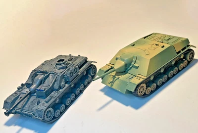 1:72 2 models Sd.Kfz 162 Jagdpanzer IV 70 Tank Destroyer 167 Sturmgeschütz StuG - Image 1 of 4
