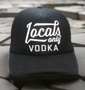 NUOVO! SOLO LOCALI Vodka Promo Ball Cap Maglia Schiena Snapback Adulto Adj.  Incognito - Foto 1 di 5