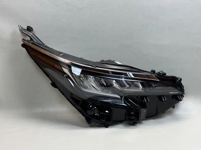 Faro reflector LED lado derecho pasajero Toyota Sienna 2021-2024 OEM Foto 1 de 4