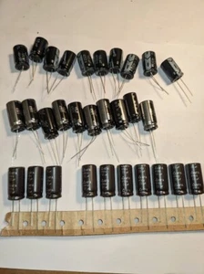 lotto di 60 pz condensatori elettrolitici 10uf-15uf-22uf -450 volt- - Foto 1 di 1