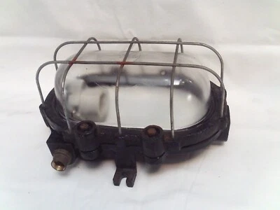 Ancienne lampe de cour,  coursive, extérieure, marine, en fonte, B22 GAL (DB28) - Photo 1/4