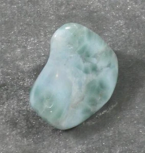 Natürliche Larimar Nugget Trommelprobe 2,4 cm 8,5 g 42,5 kt Dominikanische Republik - Bild 1 von 5