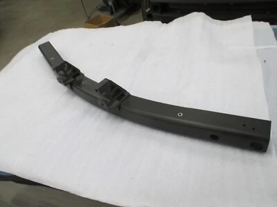 REFUERZO PARACHOQUES DELANTERO ASTON MARTIN OEM DB12 Foto 1 de 4