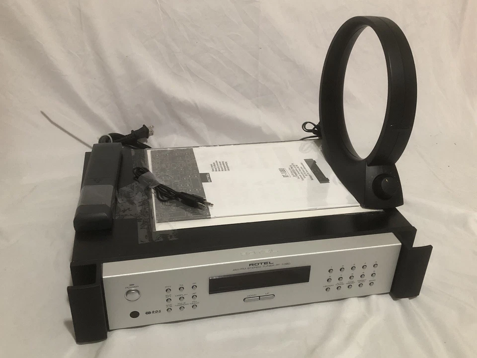 Sintonizador Rotel RT-1080 plateado con control remoto manual radio Shack antena interior sin caja Foto 1 de 4