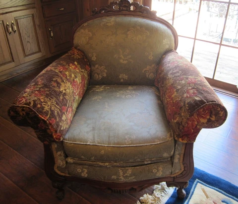 VINTAGE CARVED MAHOGANY ARMCHAIR.(low BACK) Cover