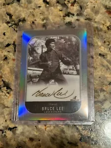 BRUCE LEE # 186 RICORDO 50° ANNIVERSARIO LASERGRAFO CARTA RIFRATTORE LUCIDO - Foto 1 di 2