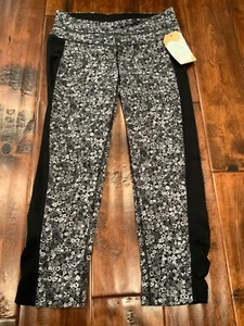 Athleta White & Gray Flower Print Athletic Capri Leggings, Size XS - Picture 1 of 7