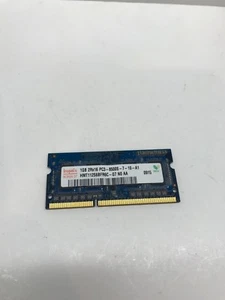 Hynix 1 GB DIMM SDRAM Memory (HMT112S6AFR6C-G7) - Picture 1 of 3