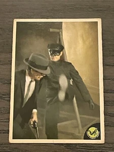 1966 Donruss Green Hornet #16 The Leader Rises Only to be Rendered Helpless - Picture 1 of 3