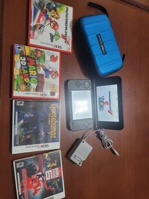 Nintendo 3DS XL Handheld System Bundle. Black .please Read Discription.