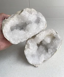 Moroccan Quartz Geode Pair Large ( 2.5-3kg) QG077 - Bild 1 von 4