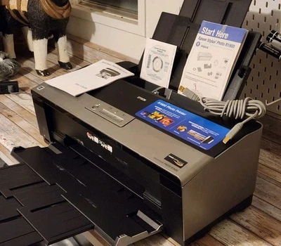 Epson Stylus Photo R1900 Digital Photo Inkjet Printer In Excellent Condition. - Image 1 of 4