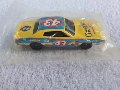   Richard Petty #43 Cheerios 1974 Dodge Charger Hot Wheels 1/64 Car New Sealed  - Image 1 of 4