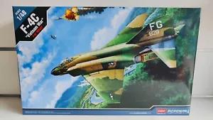 F4-c Phantom Guerra Vietnam 1-48 Academy modellino caccia militare kit montaggio - Foto 1 di 2