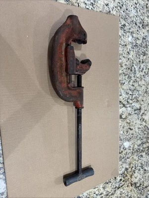 Used: Ridgid No. 3-S Pipe Cutter  1" to 3" Capacity Heavy Duty w/Handle USA - Image 1 of 4