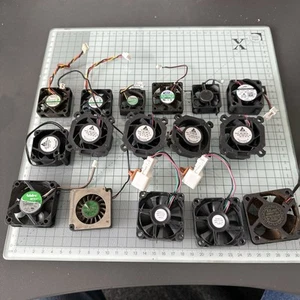 joblot of 16 working fans from all kind of electronics ( lot 226 ) - Photo 1/23