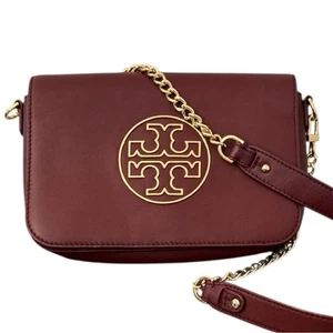 Tory Burch Reva Burgundy Leather Clutch Shoulder Bag with Gold Logo Accent - Foto 1 di 11