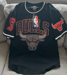 Top estándar Chicago Bulls Pro. Hombre’s grande - Imagen 1 de 6