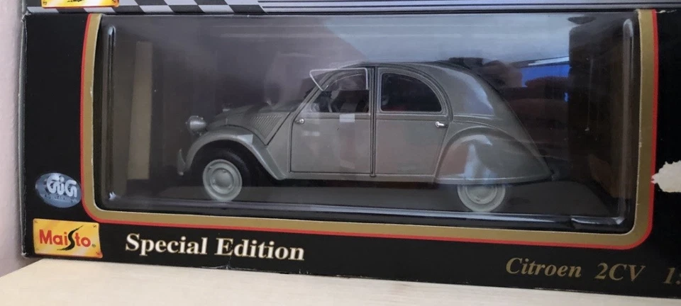 Citroen 2CV del 1952 Maisto sc 1:18 - Immagine 1 di 1