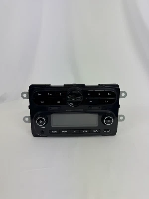 Autoradio originale Smart 453 + cornice - Immagine 1 di 2