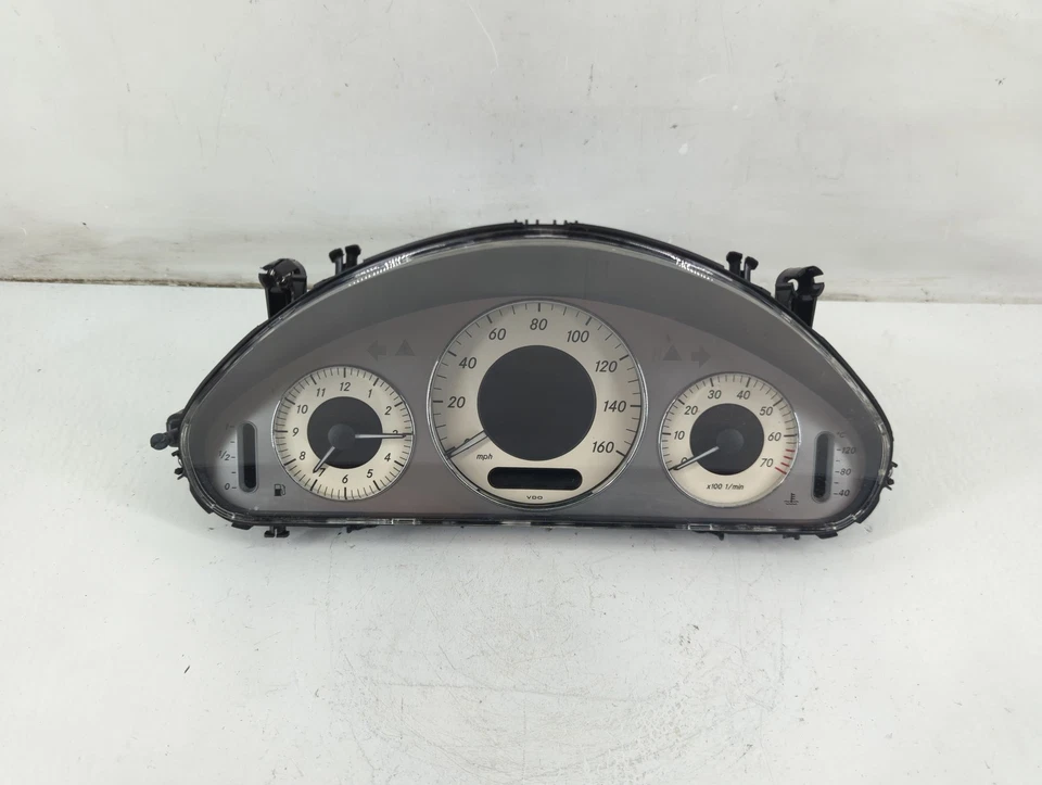 2007-2008 Mercedes-benz E350 Speedometer Instrument Cluster Gauges XFT70 - Image 1 of 4
