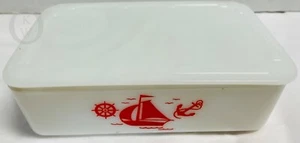 Vintage* McKee*rosso*grande*nave/barca a vela*piatto frigorifero e coperchio*24264N S134 - Foto 1 di 10