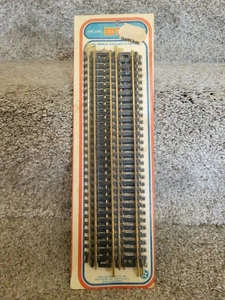 Life-Like HO Gauge Straight Train Track 9” Long 4 Pieces Per Box - Picture 1 of 5