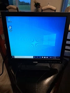 Capture LPL-17W01 17" High Resolution CCTV LCD Monitor PLSTC LOOP BNC & VGA - Picture 1 of 9