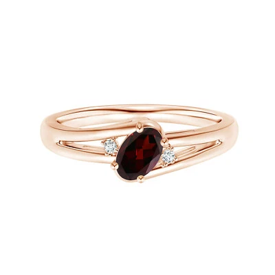 Split Shank 7x5MM Oval Shaped Garnet Three Stone Women Ring 14k Rose Gold Foto 1 de 4