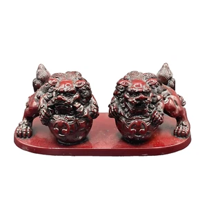 Beautiful Vintage Chinese Shisa Dogs Foo Dogs Resin Cinnabar Decor Paperweight - Picture 1 of 9