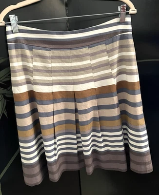 Falda plisada de lino con puntas Banana Republic talla 10, tonos tierra, excelente. Estado. Foto 1 de 4