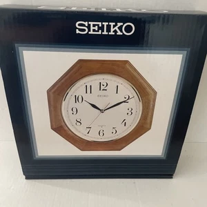 Seiko Achteckform Wanduhr Vintage - mittelbraun massiv Eiche 12" QXA102BC/Box - Bild 1 von 6