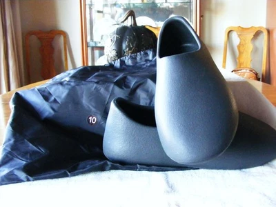 ZAPATILLAS HOMBRE YEEZY 0-1 TALLA 10 NUEVAS EN BOLSA ORIGINAL. Foto 1 de 4