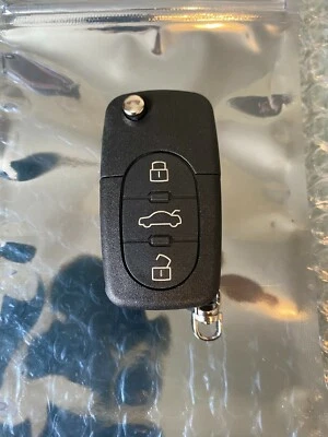 Genuine PCB Audi TT Mk1 Key 4D0837231A *With Cut Blade* - Image 1 of 2