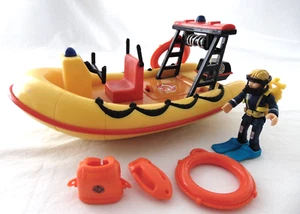 FIREMAN SAM - PENNY MORRIS FIGURE WITH SIMBA NEPTUNE RESCUE BOAT & ACCESSORIES - Picture 1 of 5