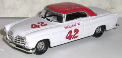 1/64 = NASCAR LEGEND / RICHARD = LEE PETTY #42 / 1955 55 CHRYSLER 300-B coche de carreras Foto 1 de 3