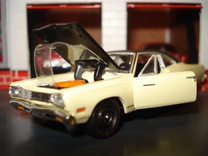 1969 PLYMOUTH ROAD RUNNER LIMITED EDITION 1/64 M2 1960'S MUSCLE 440 YELLOW - Picture 1 of 4