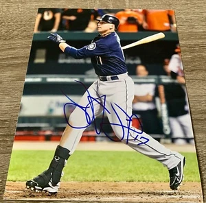 Justin Smoak - Seattle Mariners Signed Autograph Auto 8x10 MLB Photo - Picture 1 of 1
