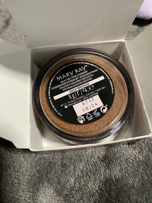 Mary Kay Bronze Setting Powder 08/24 Neu - Bild 1 von 2