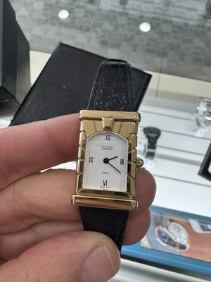 Van Cleef & Arpels Ladies  18k Yellow Gold Facade Quartz Dress Watch W Box/Paper - Image 1 of 4