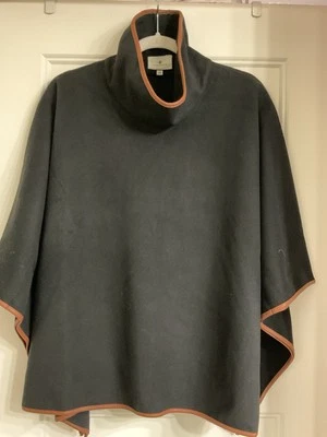 Poncho para mujer Tuckernuck con ribete de cuero embudo piper talla única venta al por menor $189. Foto 1 de 4