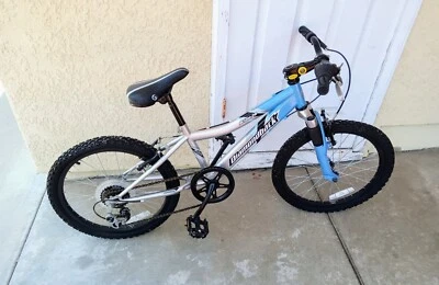 Bicicleta de montaña Diamond aluminio azul y plata Foto 1 de 3