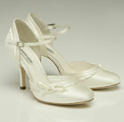 Benjamin Adams LIZA 50% OFF Ivory Silk Leather Swarovski Crystal Bridal Shoes — 第 1/4 张图片