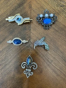 Schönes Konvolut Vintage Broschen in goldfarben und asul Steine - Bild 1 von 11