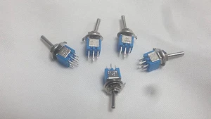 Paquete de 5 - MINI INTERRUPTOR DE PALANCA EN MINIATURA DPDT ENCENDIDO 3A/125V 6 PINES A206 - Imagen 1 de 1