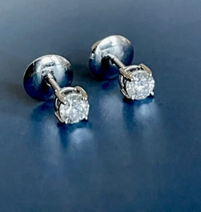 0.72ct Solitaire Diamond Earrings 18ct White Gold Studs Near 1 Carat Screwbacks - Picture 1 of 8