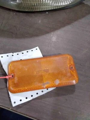 Chevrolet Van G20 1985 luz de señalización montada en el guardabarros delantero Foto 1 de 2