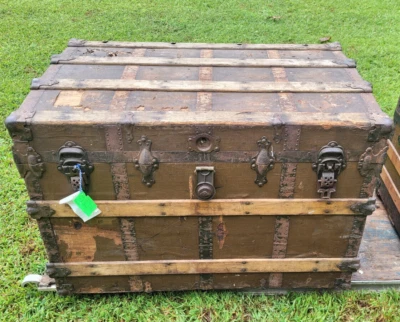 Antiguo baúl de vapor de lona de madera con insertos de bandeja dividida  Foto 1 de 4