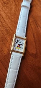 VTG Lorus Micky Mouse V810-5000 Women's Tank Stlye Gold Tone Watch Roman Numeral - Picture 1 of 11